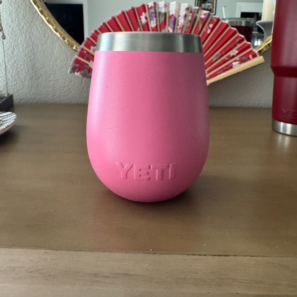 YETI small PINK wine Tumblr